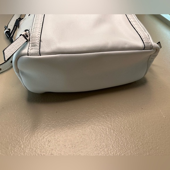 Simply Vera Vera Wang White Leather Mini Backpack Purse Bag - Picture 3 of 9